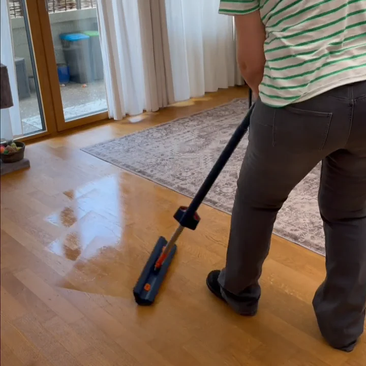Balai de nettoyage avec système d'essorage intégré - Image 4