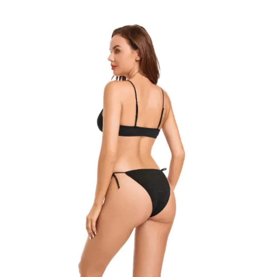 Bikini de bronzage deux pièces, sans coutures et sans marques - Image 8