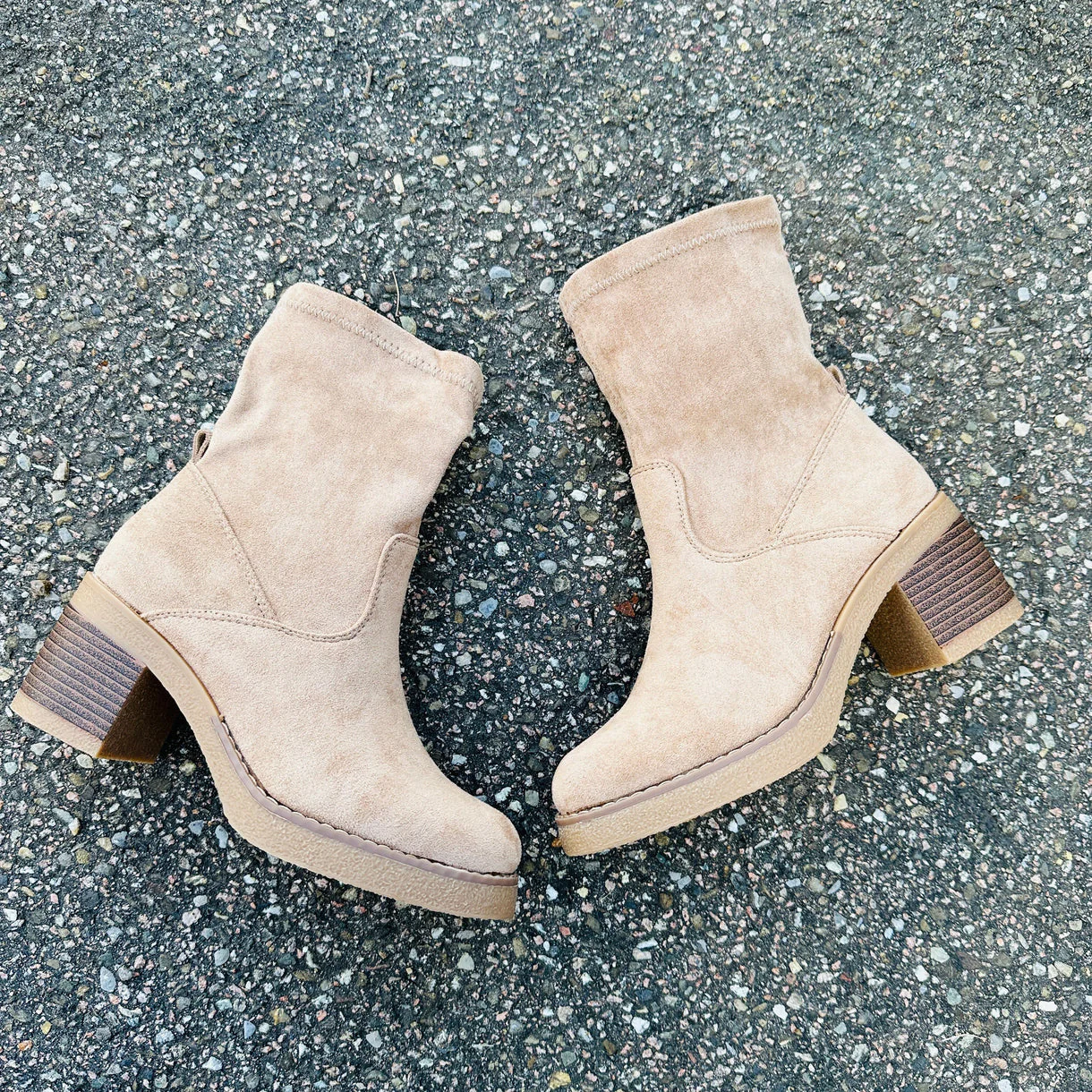 Bottines en suédine élégantes et confortables - Image 2