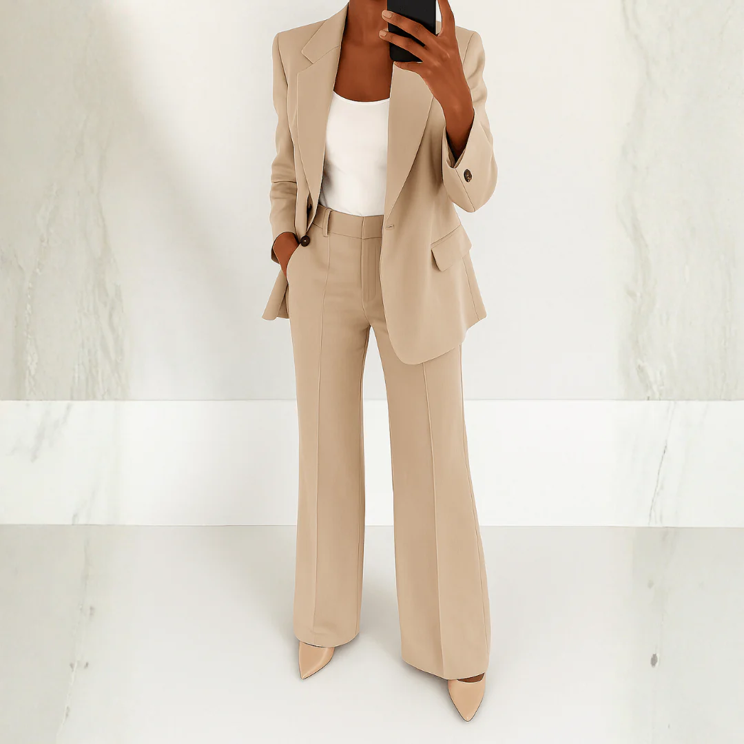 Costume femme deux pièces élégant - Image 2