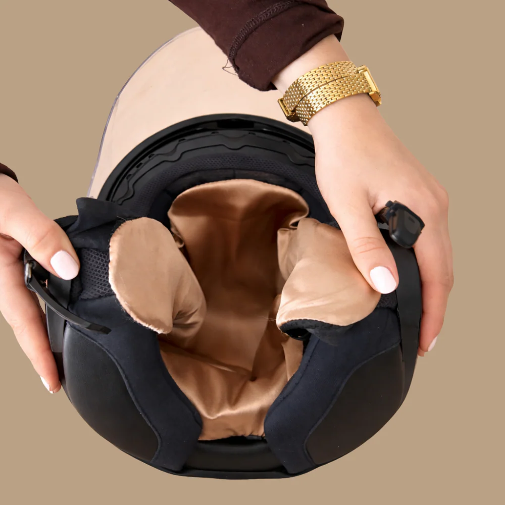 Doublure en satin pour casque de moto
