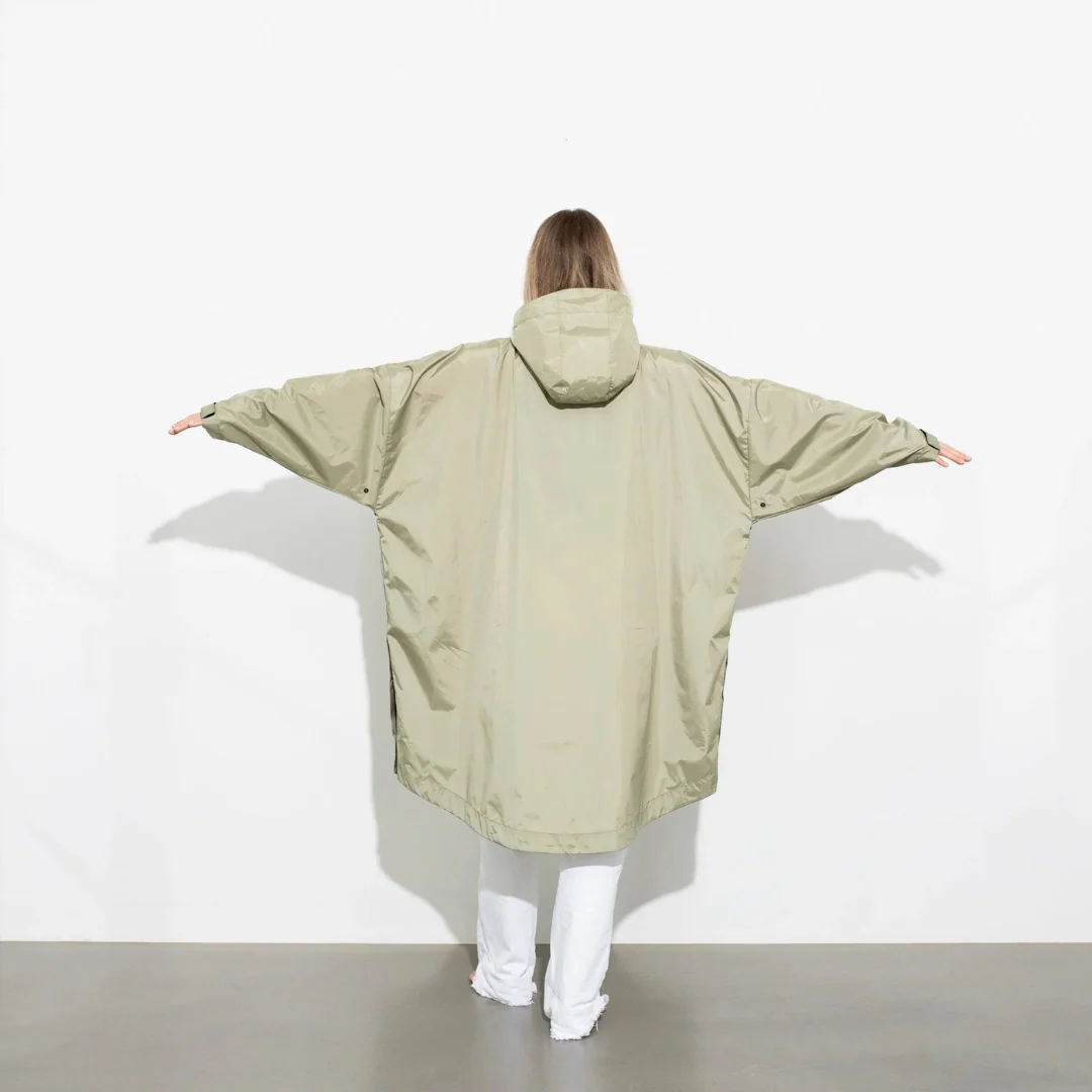 Veste longue à capuche et imperméable - Image 10