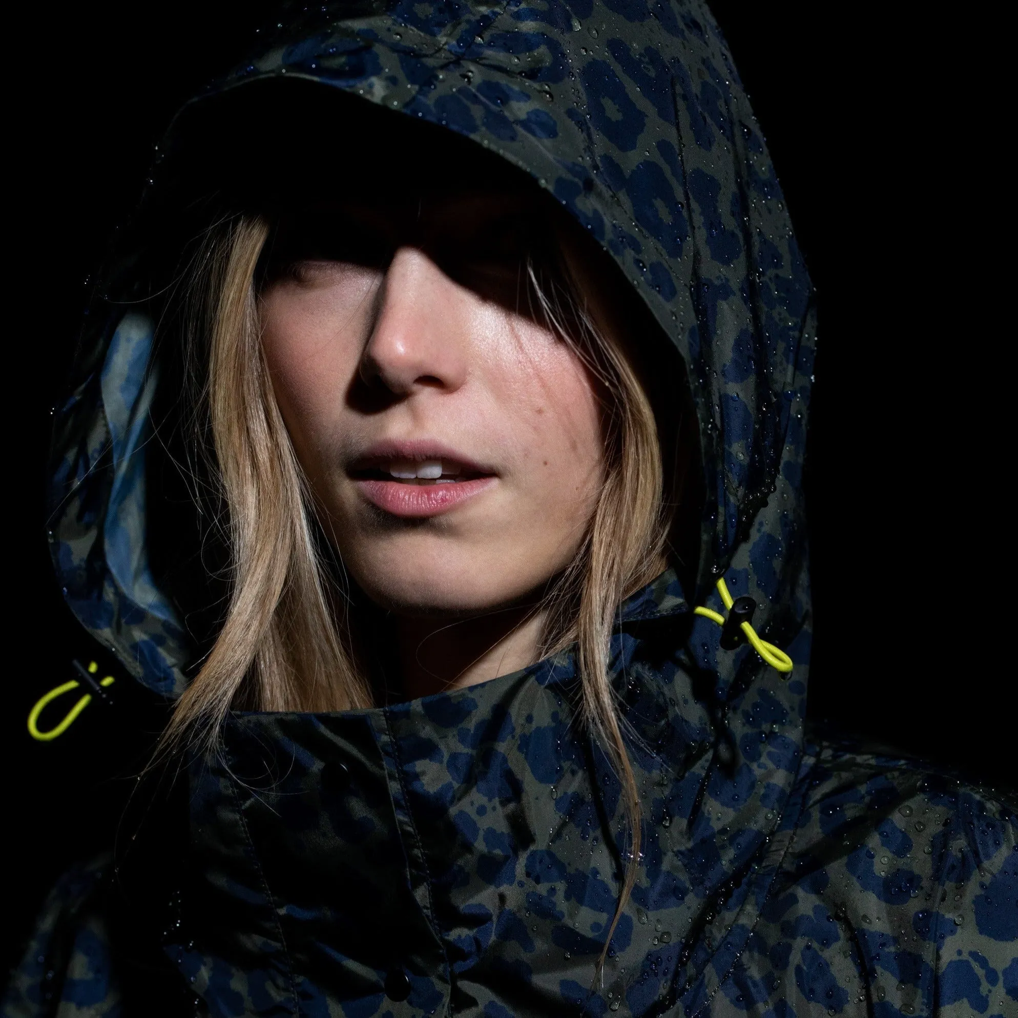 Veste longue à capuche et imperméable - Image 8