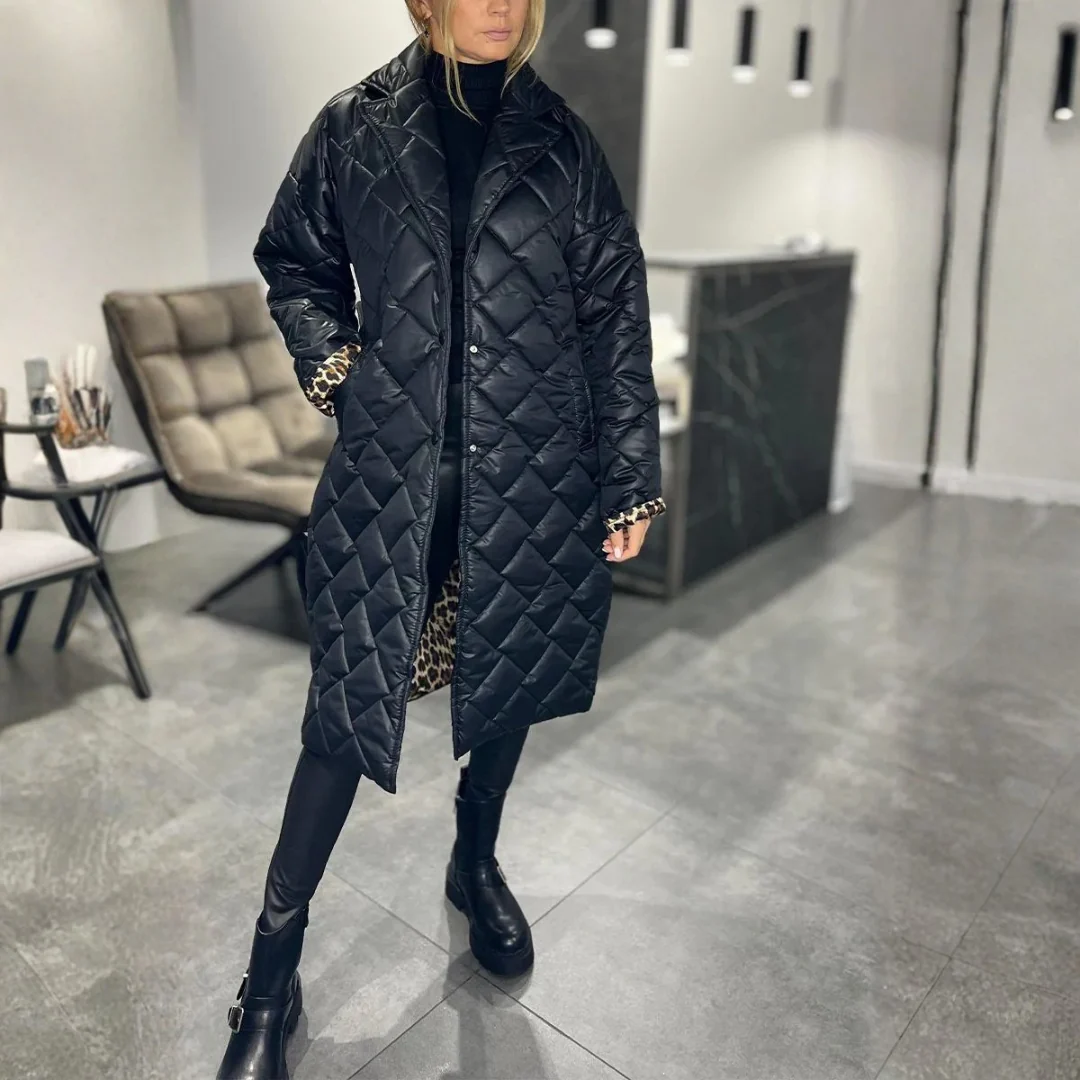 Manteau matelassé élégant avec doublure intérieure léopard discrète