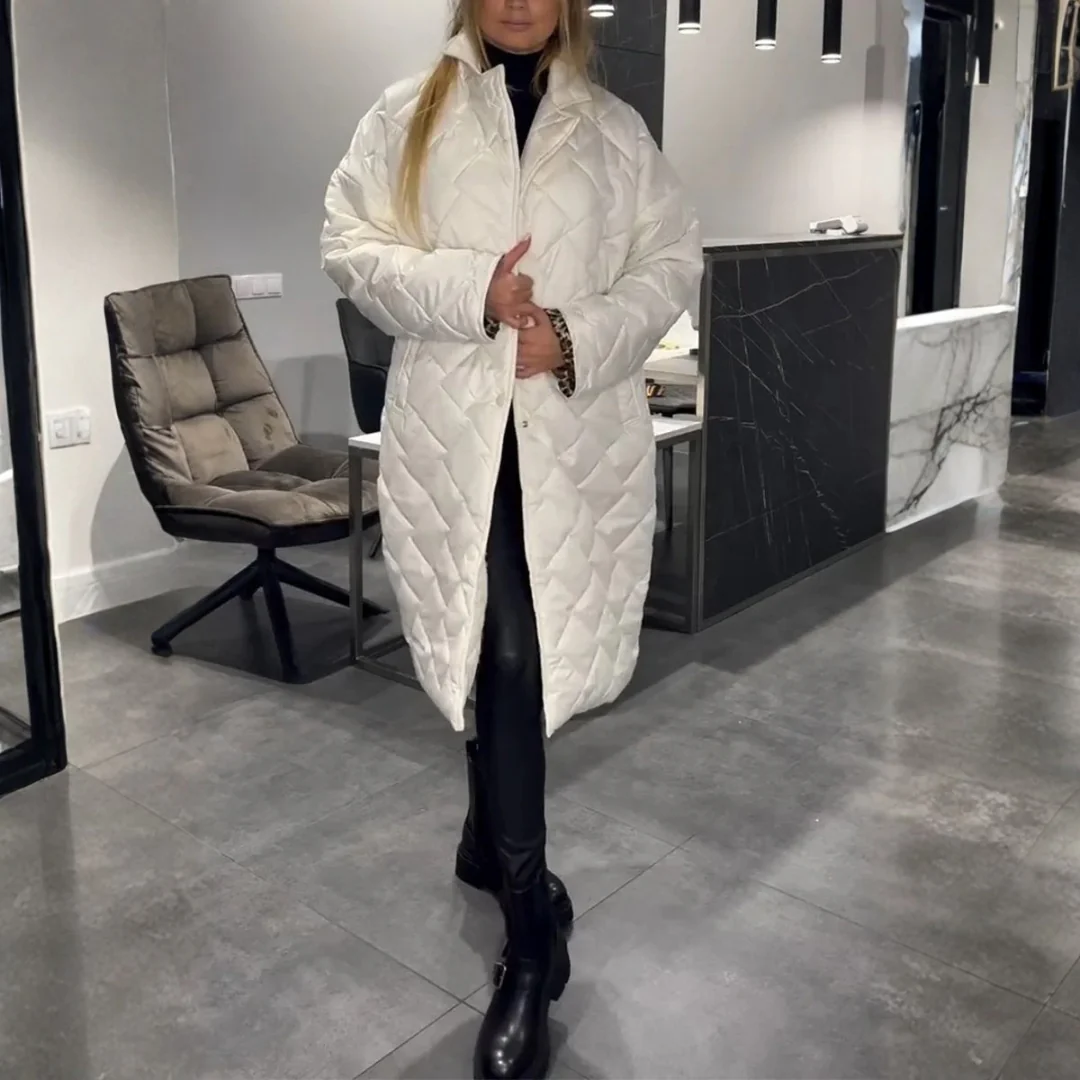 Manteau matelassé élégant avec doublure intérieure léopard discrète - Image 2