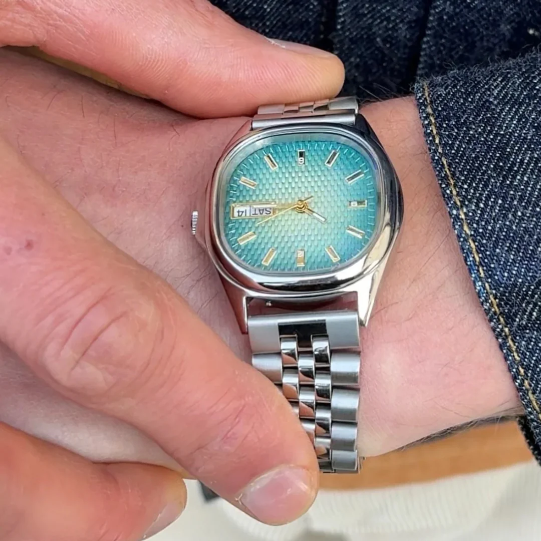 Montre Homme Cadran Vert Élégant avec Bracelet Métallique - Image 10