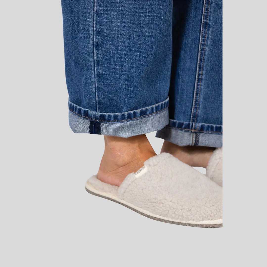 Pantoufles Fluffy en laine gris clair - Image 2