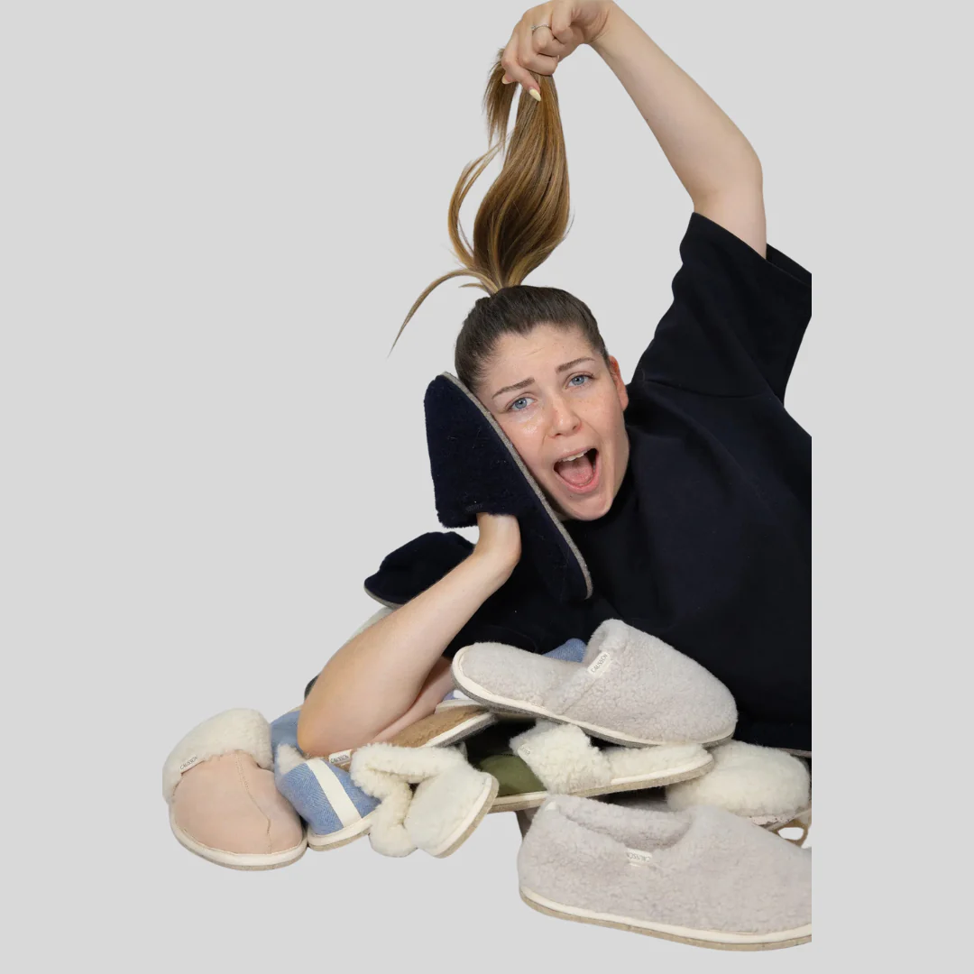 Pantoufles Fluffy en laine gris clair - Image 4