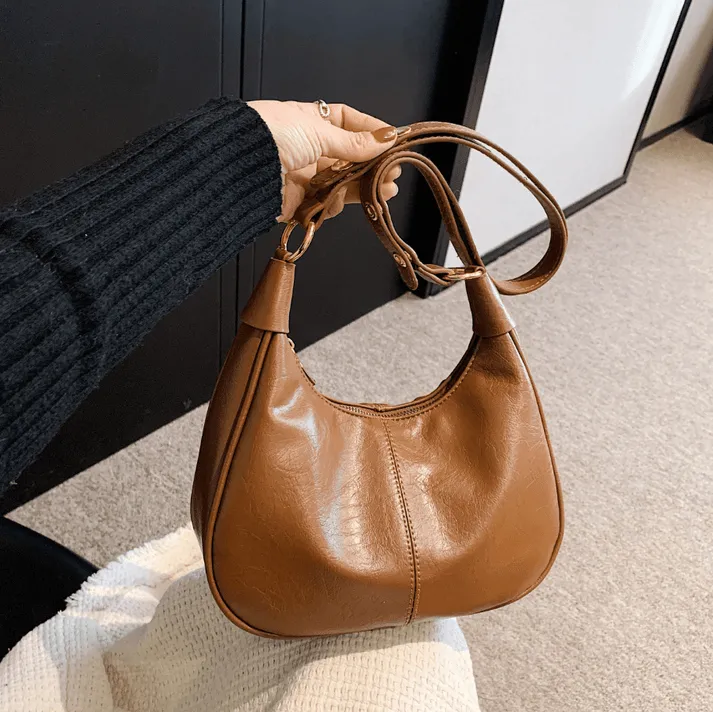 Sac cabas vegan élégant avec anneaux dorés - Image 2